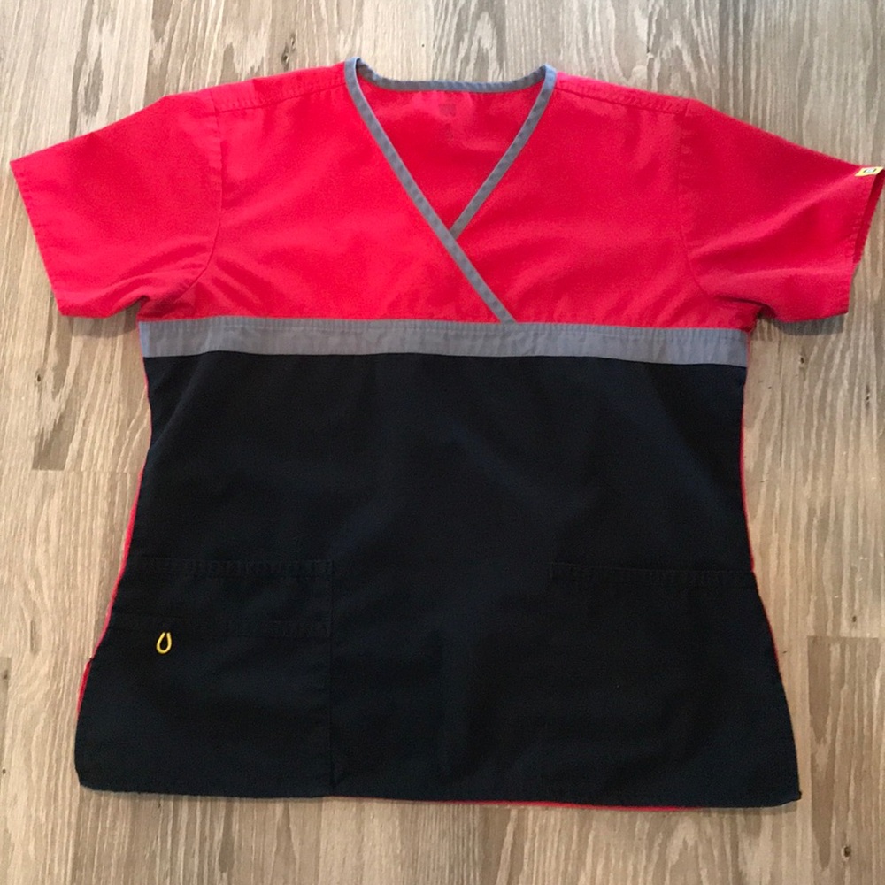 Women’s scrub top